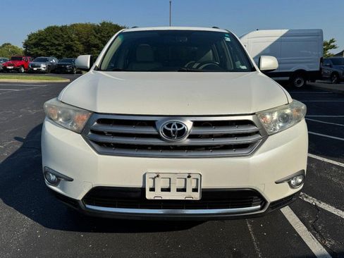 Used 2011 Toyota Highlander SE w/ Tow Pkg AWD/4WD image 9