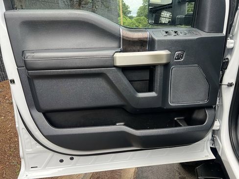 Used 2022 Ford F250 Lariat image 24