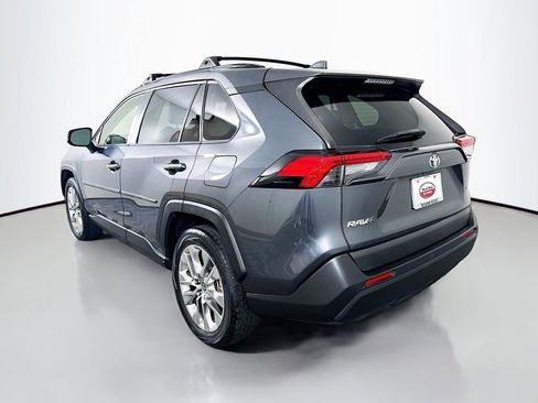Used 2020 Toyota RAV4 XLE Premium image 7