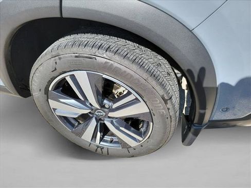 Used 2023 Nissan Rogue SL w/ SL Premium Package FWD image 12