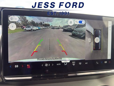 Used 2025 Ford Expedition Active image 14