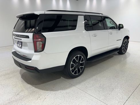 Used 2023 Chevrolet Suburban RST w/ Luxury Package image 4