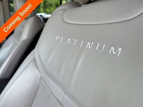 Used 2020 Ford Explorer Platinum w/ Premium Technology Package AWD/4WD image 32