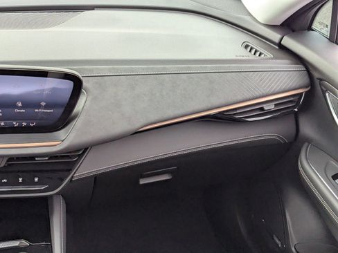 Used 2025 Buick Envision Sport Touring image 18