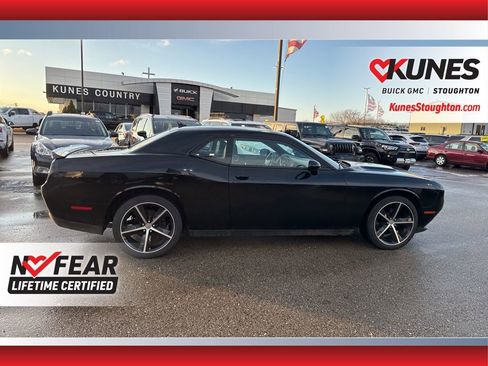 Used 2015 Dodge Challenger SXT Plus image 11