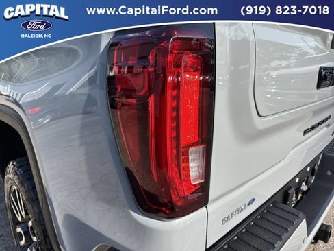 Used 2024 GMC Sierra 1500 AT4 w/ Technology Package AWD/4WD image 15