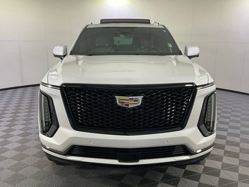 Used 2025 Cadillac Escalade Sport AWD/4WD image 2