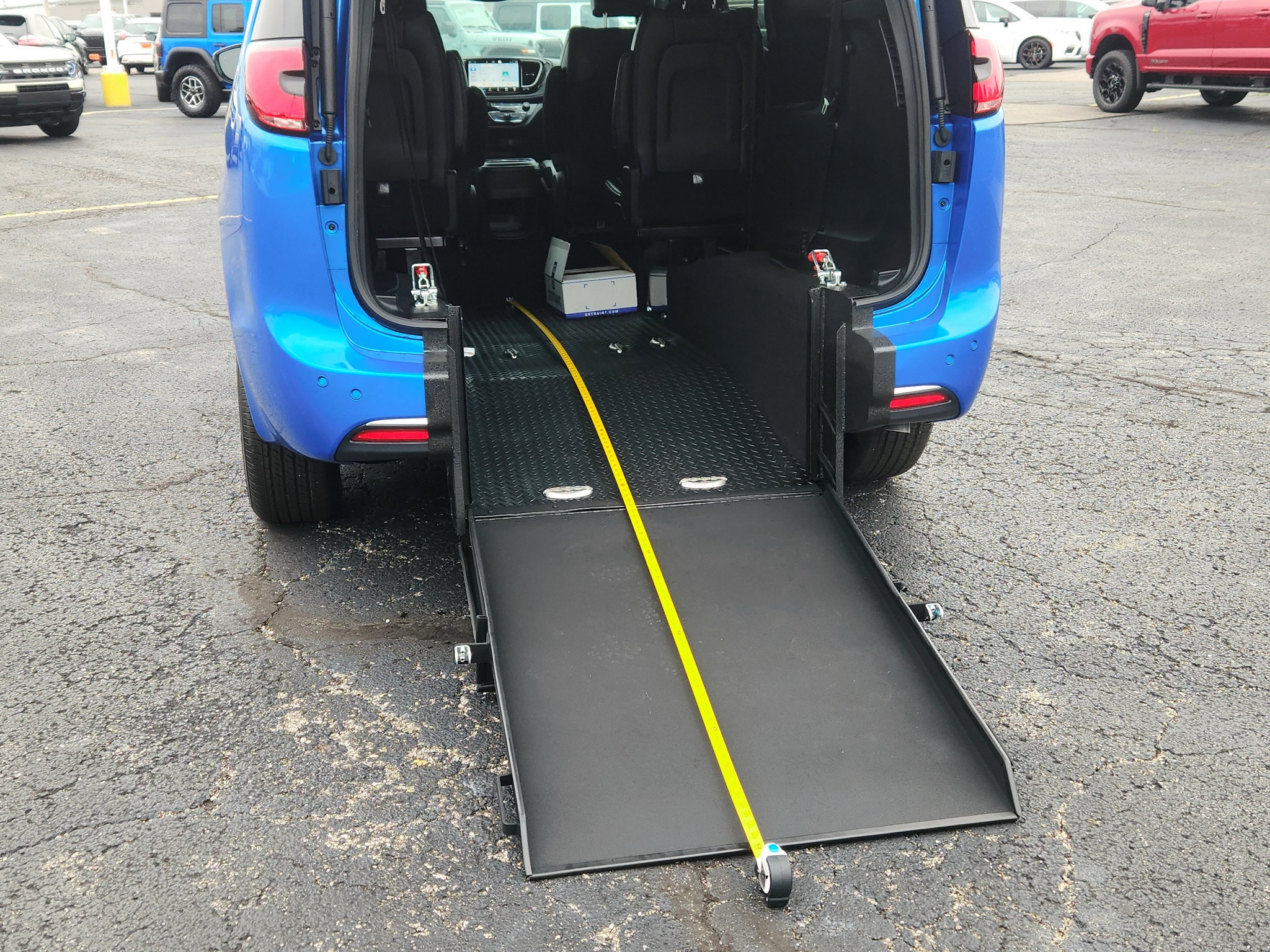 New 2027 Chrysler Pacifica Select FWD image 23