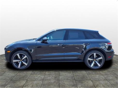 Used 2024 Porsche Macan image 2
