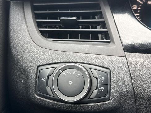 Used 2013 Ford Edge SE image 27