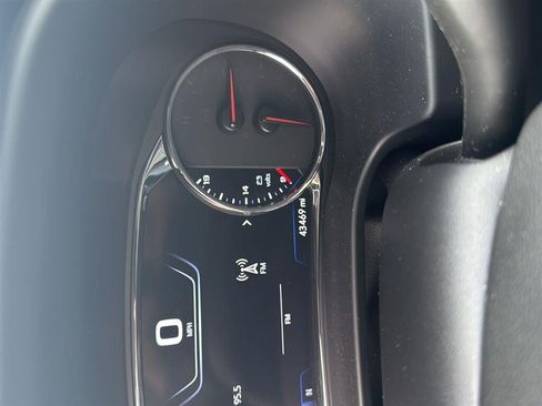 Used 2022 GMC Acadia AT4 w/ Technology Package AWD/4WD image 7