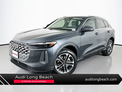 New 2026 Audi Q5 Premium image 1