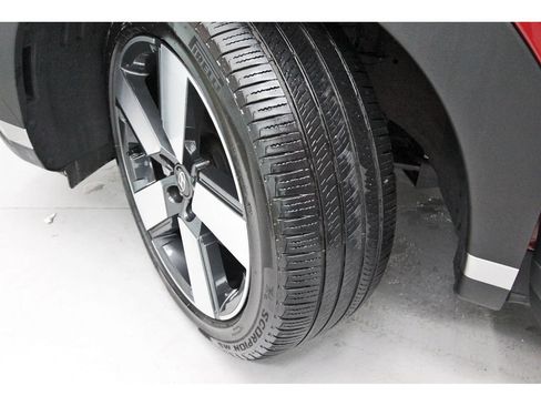 Used 2025 Hyundai Santa Fe Limited FWD image 33