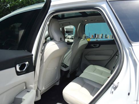 Used 2023 Volvo XC60 B6 Ultimate w/ Protection Package Premier AWD/4WD image 13