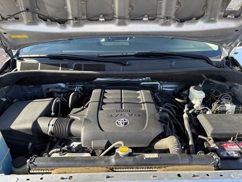 Used 2011 Toyota Sequoia SR5 w/ Premium Pkg image 8