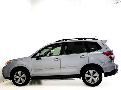 Used 2015 Subaru Forester 2.5i Limited AWD/4WD image 6