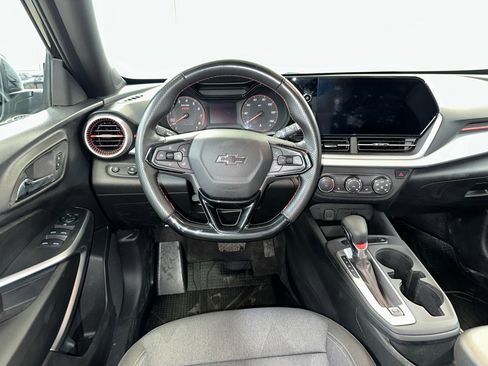 Certified 2024 Chevrolet Trax RS w/ Driver Confidence Package image 2