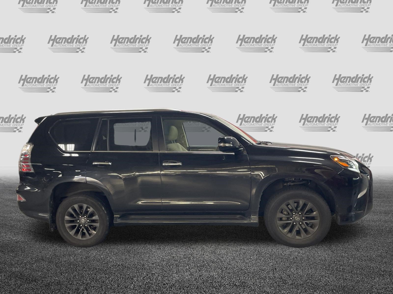 Used 2023 Lexus GX 460 Premium w/ Premium Package AWD/4WD image 3