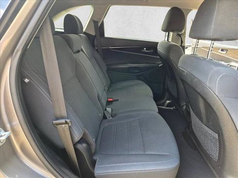 Used 2019 Kia Sorento FWD w/ LX Convenience Package image 28