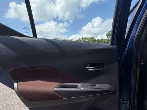 Used 2020 Nissan Kicks SR w/ Exterior Package FWD image 11