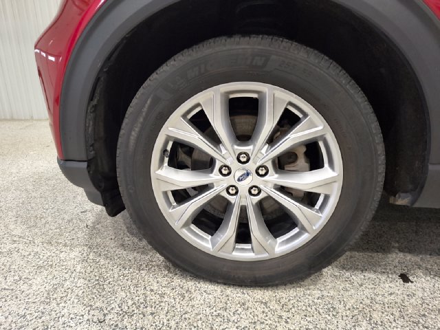Used 2023 Ford Explorer XLT w/ Equipment Group 202A AWD/4WD image 10