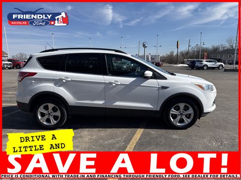 Used 2015 Ford Escape SE w/ Equipment Group 201A image 4