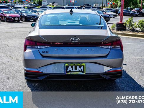 Used 2023 Hyundai Elantra SEL w/ Convenience Package FWD image 11