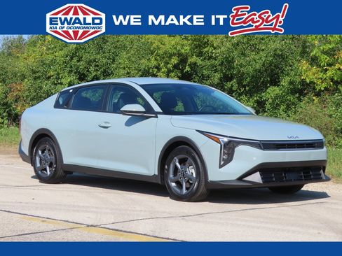 Certified 2025 Kia K4 LXS image 1
