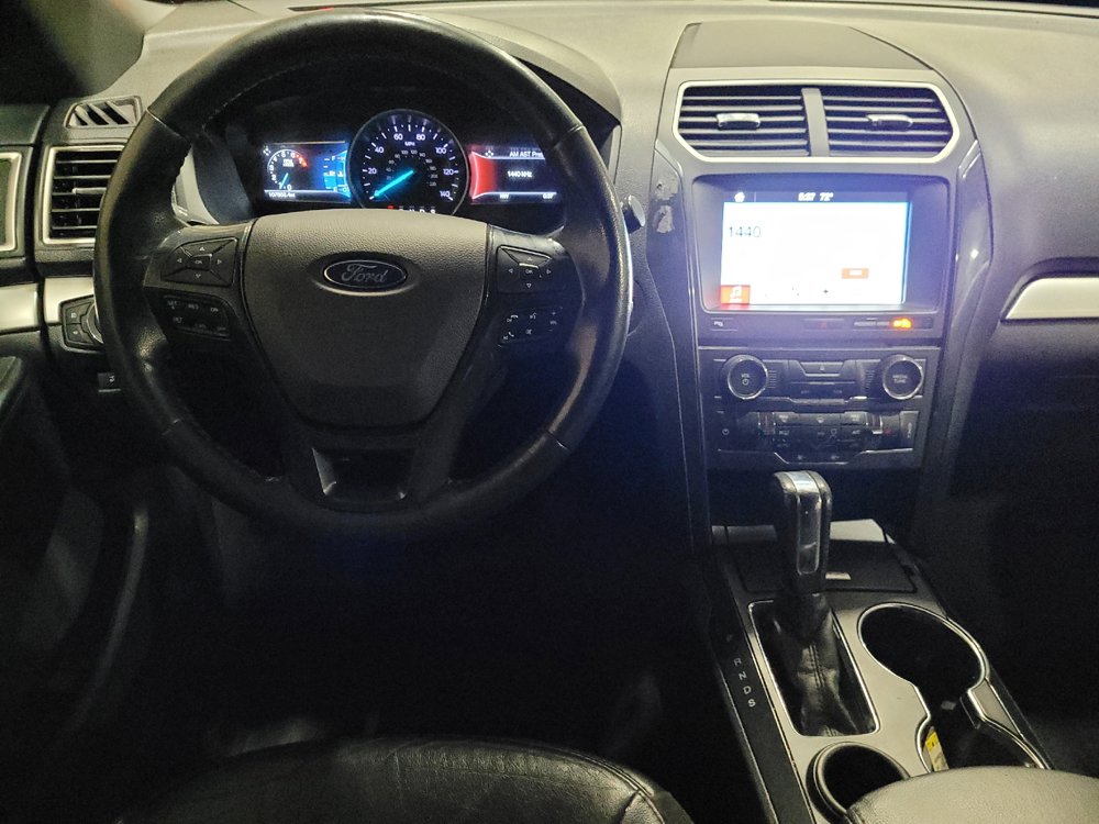 Used 2017 Ford Explorer XLT w/ Equipment Group 202A FWD image 22