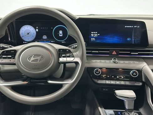 Certified 2024 Hyundai Elantra SEL FWD image 10