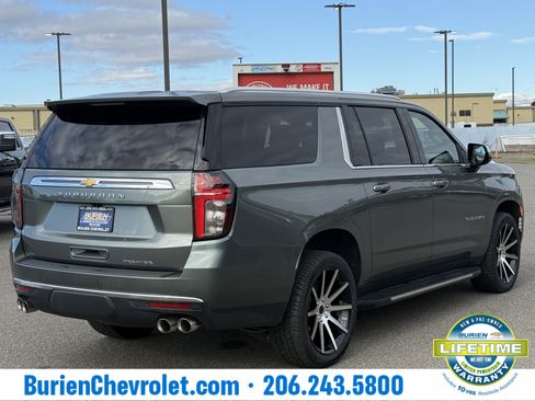 Used 2023 Chevrolet Suburban Premier image 5