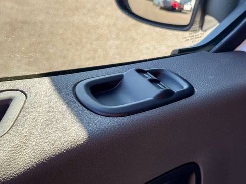 Used 2023 Ford E-Transit Medium Roof RWD image 18