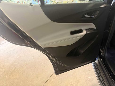 Used 2018 Chevrolet Equinox Premier FWD image 23