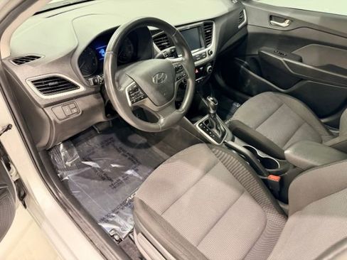 Used 2021 Hyundai Accent Limited image 33