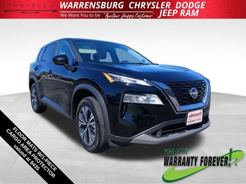 Used 2023 Nissan Rogue SV image 1