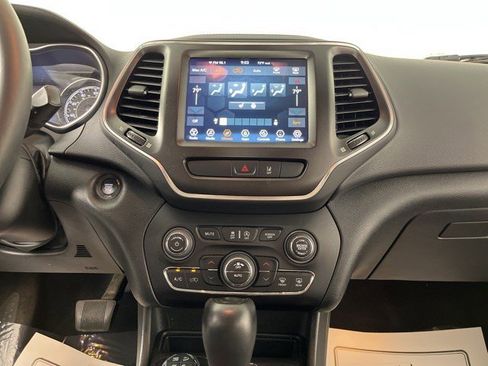 Used 2022 Jeep Cherokee Trailhawk w/ Comfort/Convenience Group AWD/4WD image 21