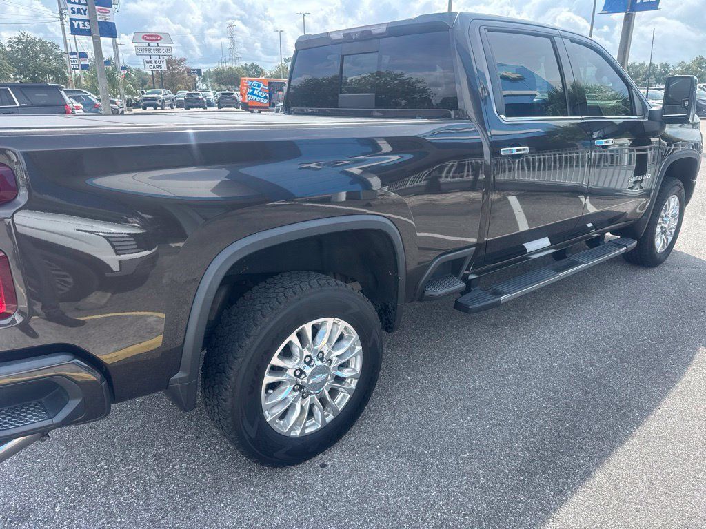 Used 2020 Chevrolet Silverado 2500 High Country w/ Technology Package AWD/4WD image 5