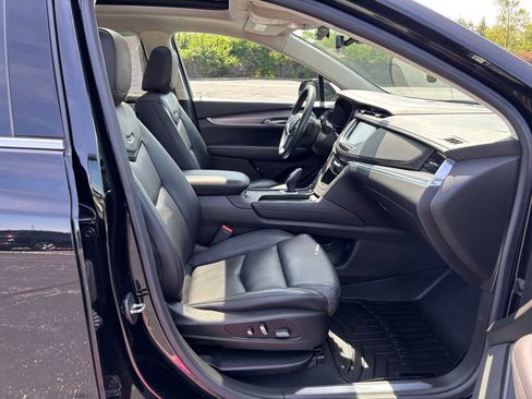 Used 2017 Cadillac XT5 Premium Luxury w/ Driver Assist Package FWD image 22
