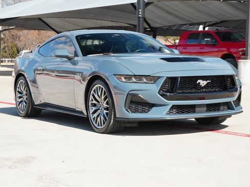 Used 2024 Ford Mustang GT Premium image 6