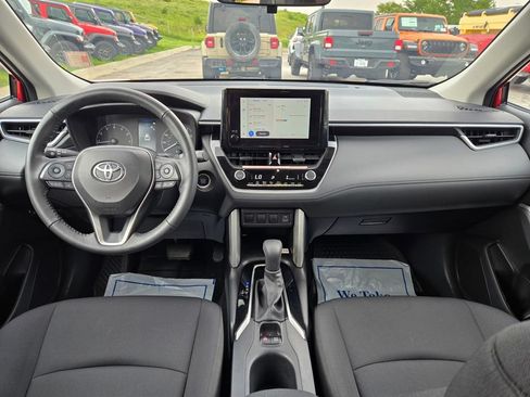 Used 2023 Toyota Corolla Cross LE w/ Moonroof Package AWD/4WD image 17