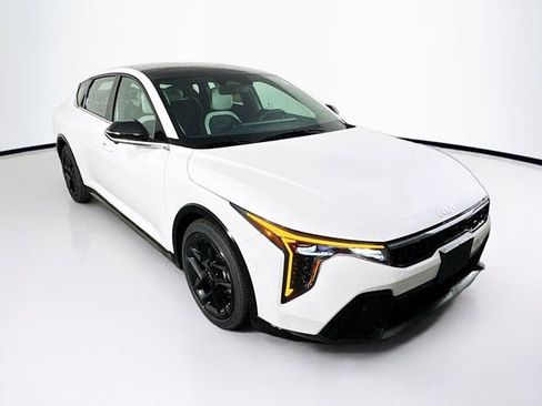 New 2025 Kia K4 GT-Line Turbo image 3