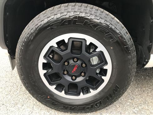 Certified 2026 Toyota 4Runner TRD Off-Road Premium AWD/4WD image 11