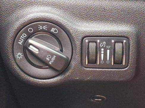 Used 2013 Dodge Dart SXT FWD image 25