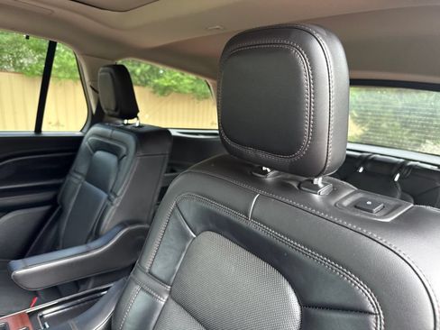 Used 2022 Lincoln Aviator Grand Touring w/ Equipment Group 301A AWD/4WD image 21