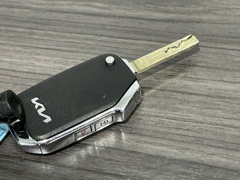 Used 2023 Kia Seltos LX image 27