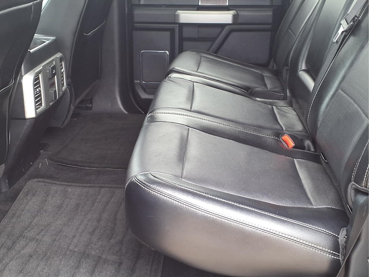 Used 2015 Ford F150 Lariat w/ Equipment Group 502A Luxury AWD/4WD image 10