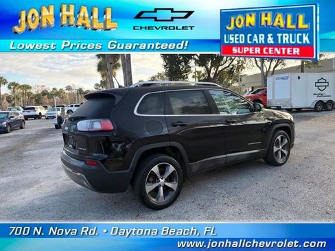 Used 2019 Jeep Cherokee Limited image 12