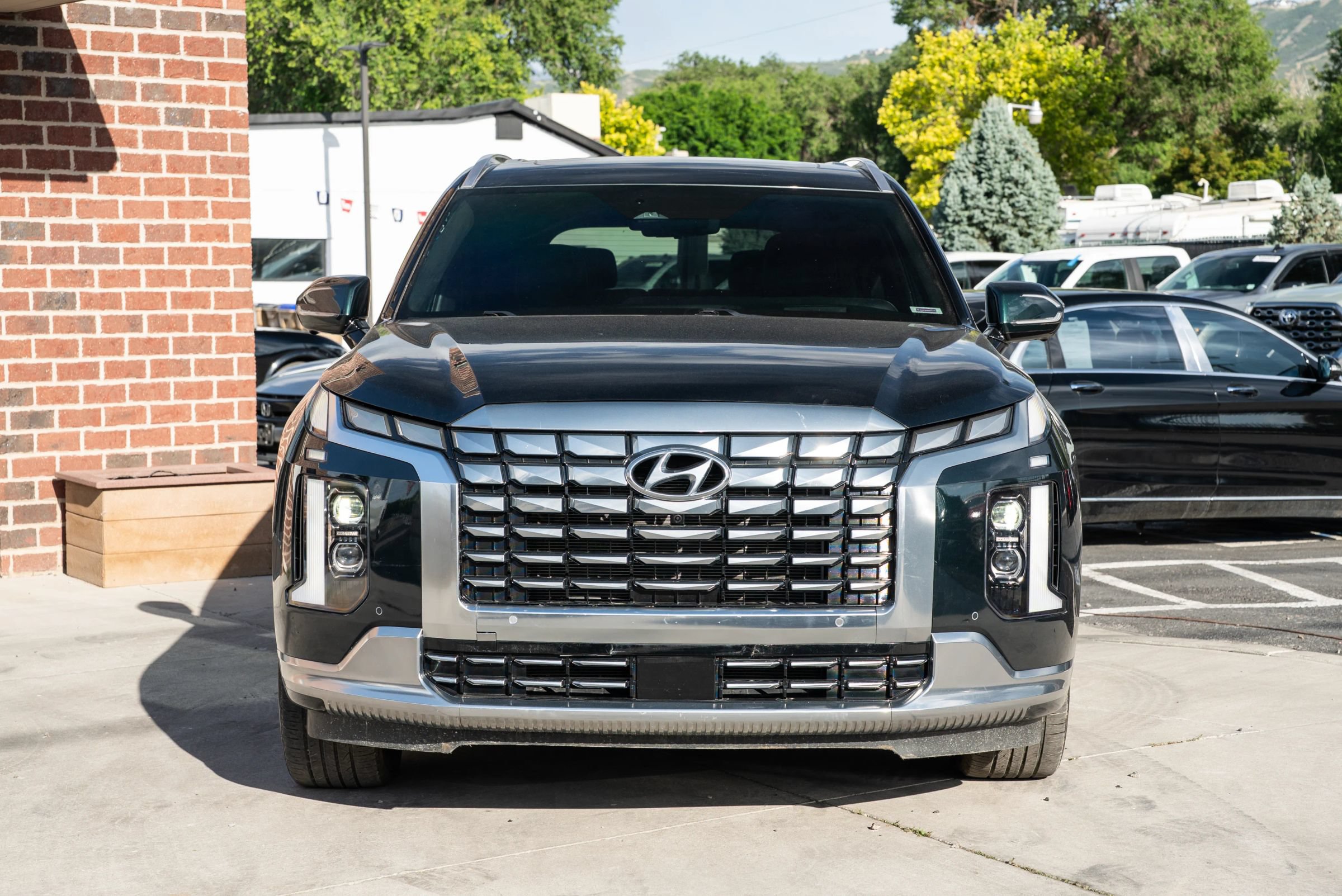 Used 2023 Hyundai Palisade Calligraphy w/ Cargo Package AWD/4WD image 2