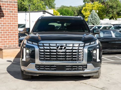 Used 2023 Hyundai Palisade Calligraphy w/ Cargo Package AWD/4WD image 2