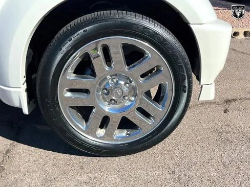 Used 2007 Dodge Nitro R/T RWD image 19